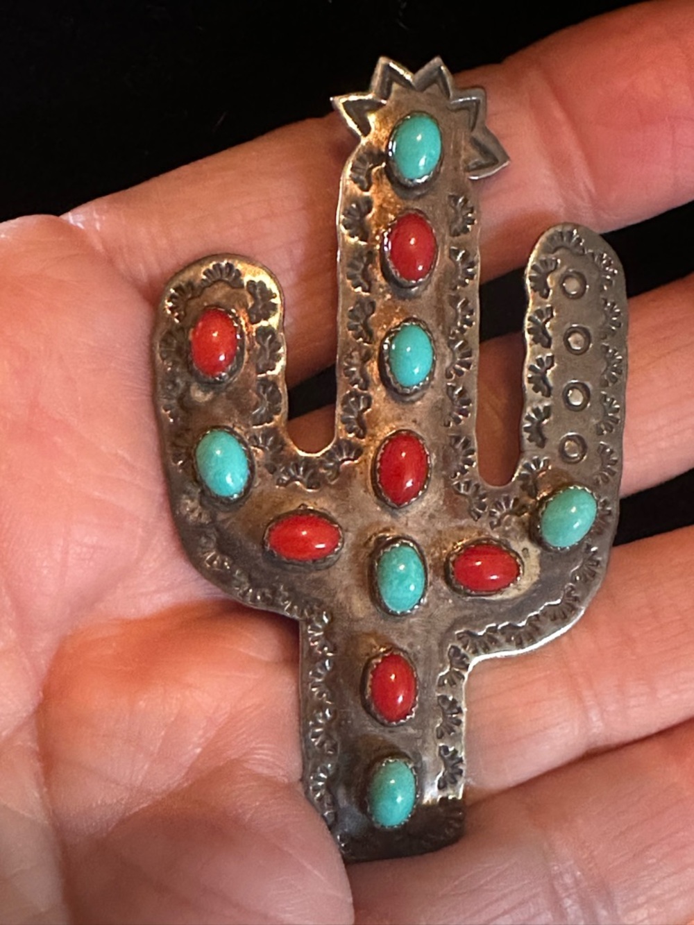 Wonderful Vintage Native American Cactus Pin - Picture 4 of 4